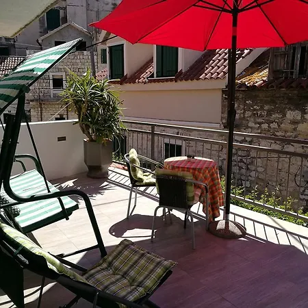 Appartement Old Town Apartment St Luke With Sunny Terrace Near Riva Split